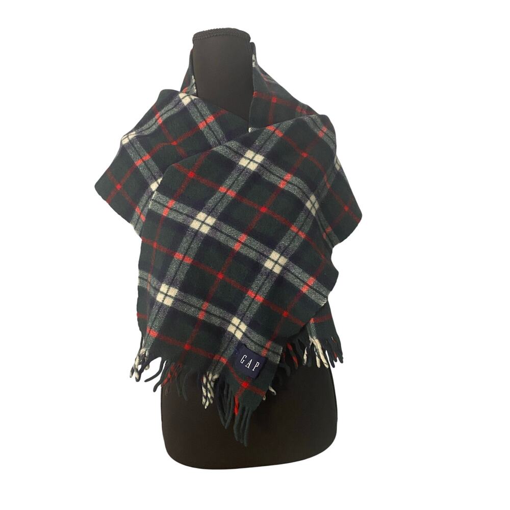 GAP Tartan Plaid Fringe Scarf Wrap Green Navy Red White Winter Cozy Classic Prep